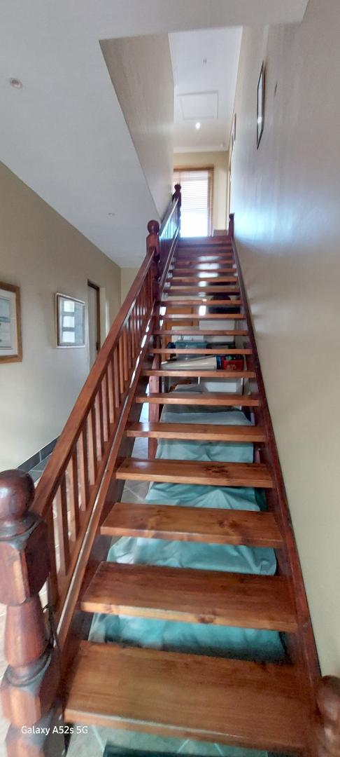 6 Bedroom Property for Sale in West Bank Eastern Cape